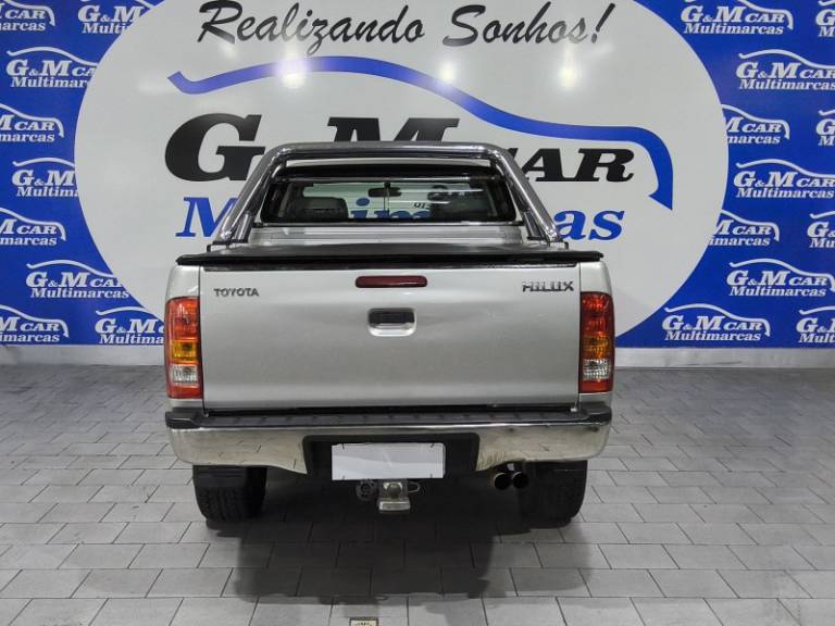 TOYOTA - HILUX - 2005/2006 - Prata - R$ 94.900,00