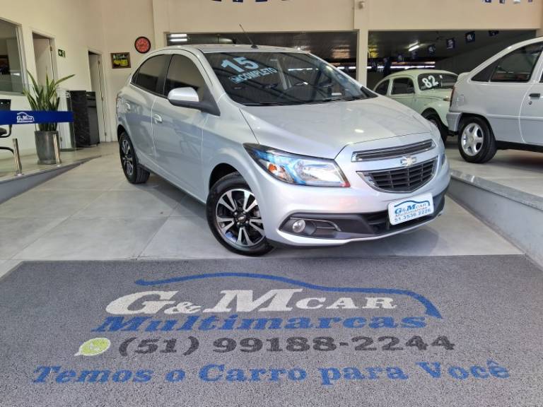 CHEVROLET - ONIX - 2014/2015 - Cinza - R$ 50.900,00