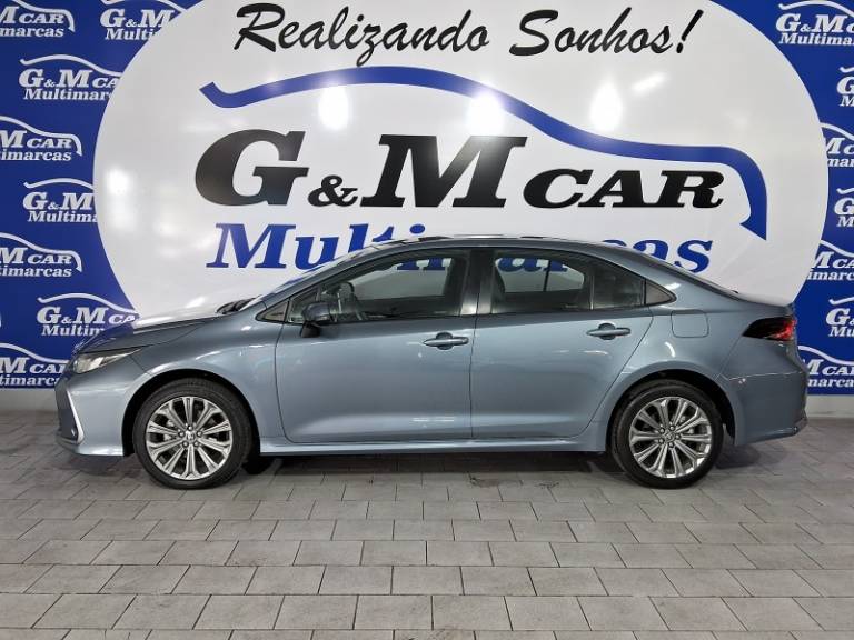 TOYOTA - COROLLA - 2021/2022 - Cinza - R$ 127.900,00