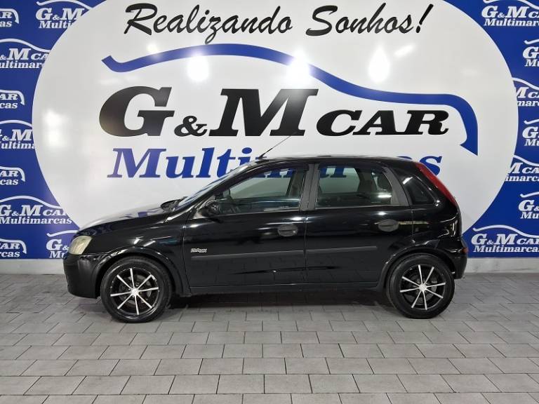 CHEVROLET - CORSA - 2005/2006 - Preta - R$ 26.900,00