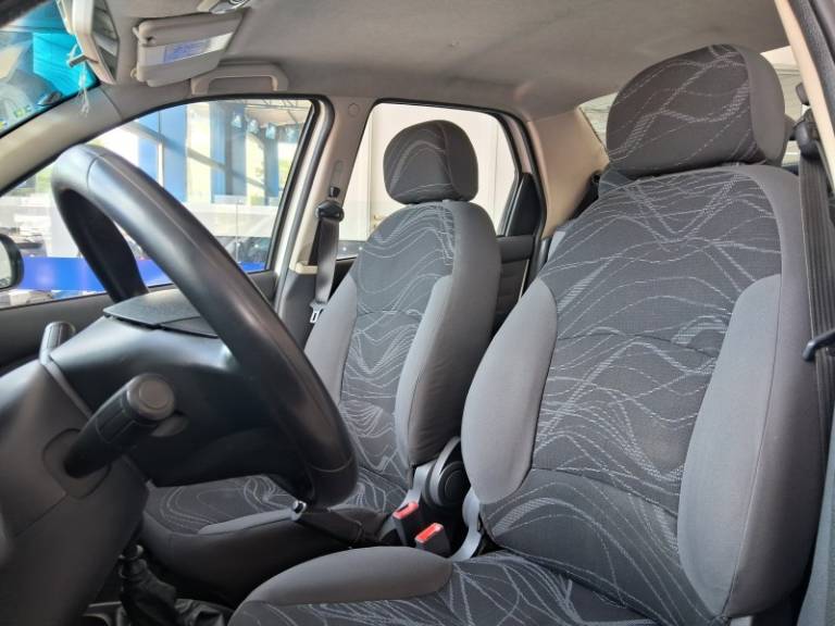 FIAT - SIENA - 2014/2015 - Branca - R$ 37.900,00