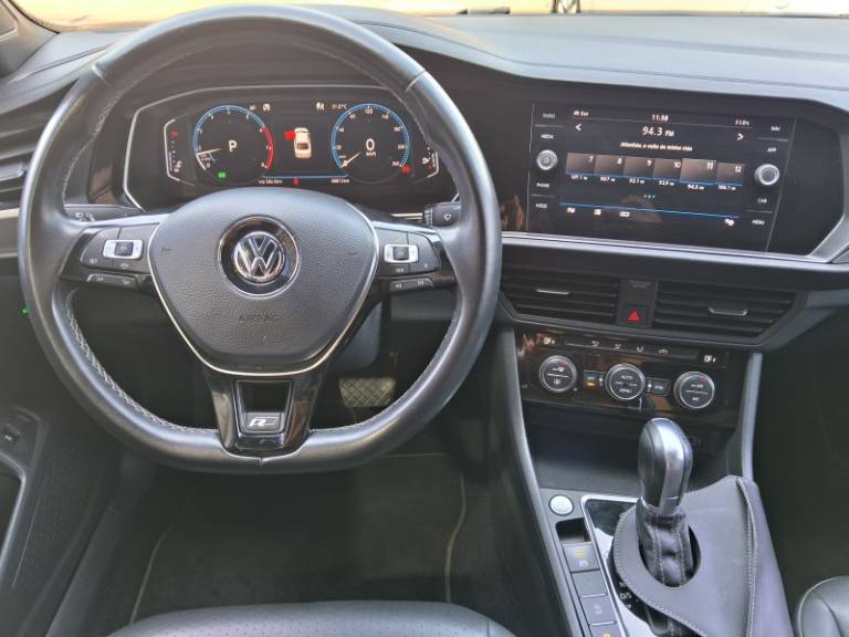 VOLKSWAGEN - JETTA - 2018/2018 - Branca - R$ 106.900,00