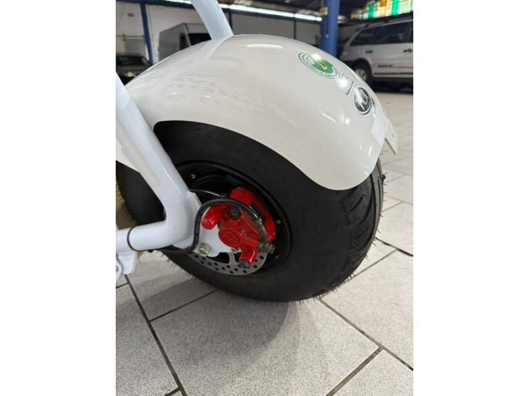 TUI - 1000W - 2025/2025 - Branca - R$ 7.800,00