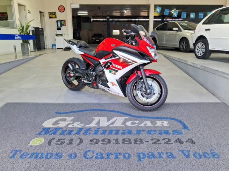 YAMAHA - XJ6 F - 2015/2016 - Vermelha - R$ 40.900,00