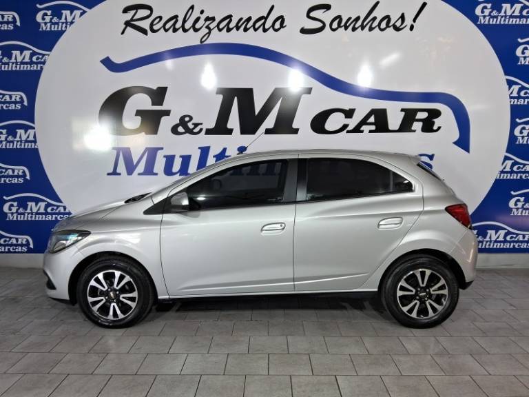 CHEVROLET - ONIX - 2014/2015 - Cinza - R$ 51.900,00