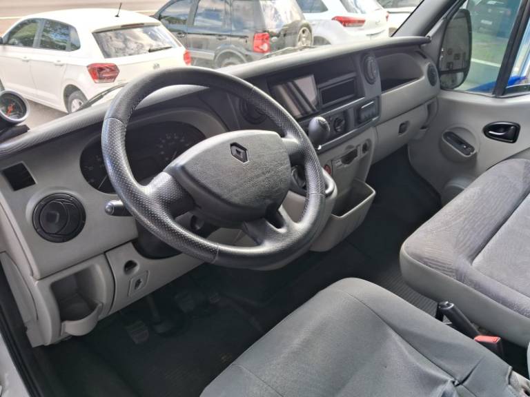 RENAULT - MASTER - 2012/2013 - Branca - R$ 105.900,00