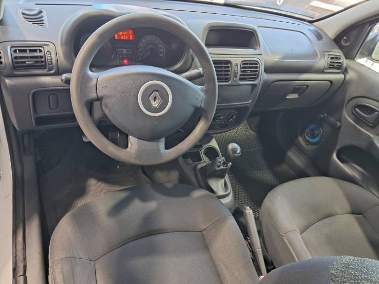 RENAULT - CLIO - 2014/2014 - Branca - R$ 20.900,00