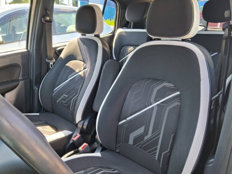 FIAT - UNO - 2014/2015 - Branca - R$ 38.900,00