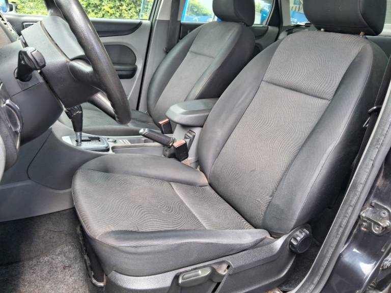 FORD - FOCUS - 2008/2009 - Preta - R$ 32.900,00