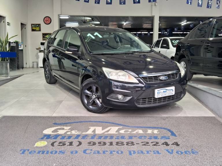 FORD - FOCUS - 2010/2011 - Preta - R$ 38.900,00