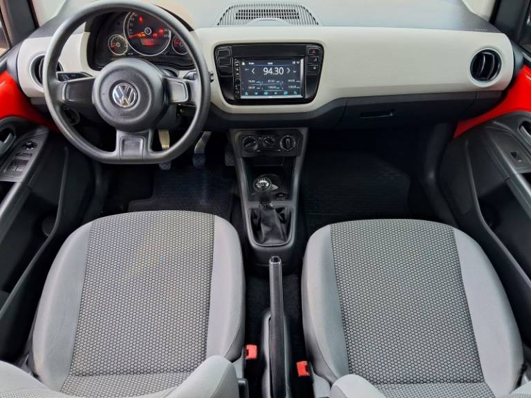 VOLKSWAGEN - UP - 2015/2016 - Vermelha - R$ 53.900,00