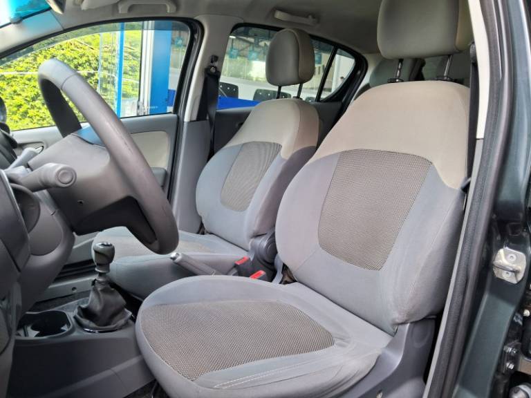 FIAT - PALIO - 2014/2015 - Cinza - R$ 40.900,00