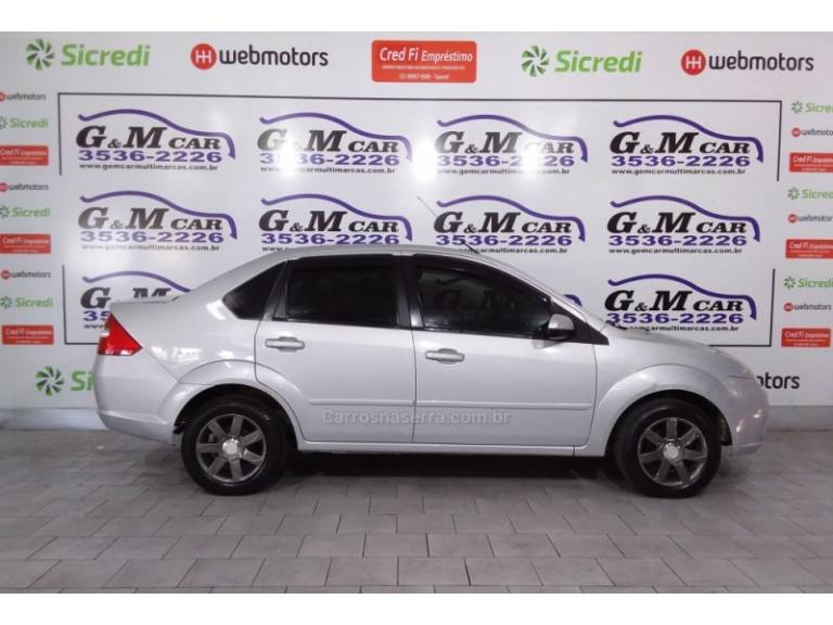 FORD - FIESTA - 2008/2009 - Prata - R$ 25.900,00