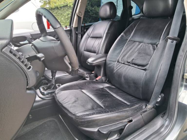 CHEVROLET - VECTRA - 2005/2005 - Cinza - R$ 33.900,00