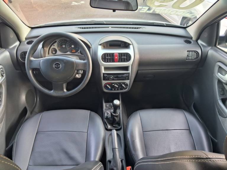 CHEVROLET - CORSA - 2008/2009 - Prata - R$ 32.900,00