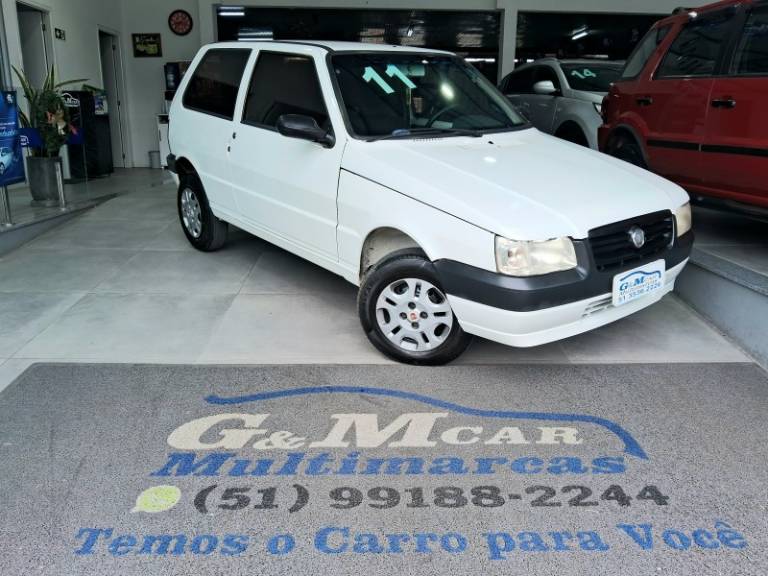 FIAT - UNO - 2010/2011 - Branca - R$ 17.900,00