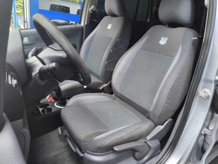 VOLKSWAGEN - SPACEFOX - 2009/2010 - Prata - R$ 36.900,00