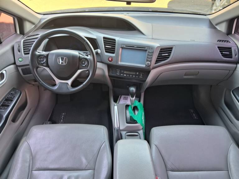 HONDA - CIVIC - 2012/2012 - Branca - R$ 67.900,00