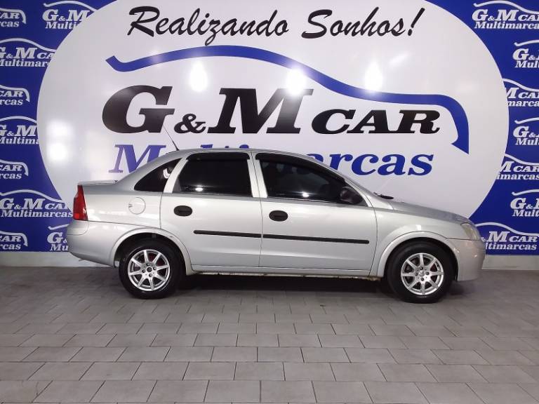 CHEVROLET - CORSA - 2002/2002 - Prata - R$ 21.900,00