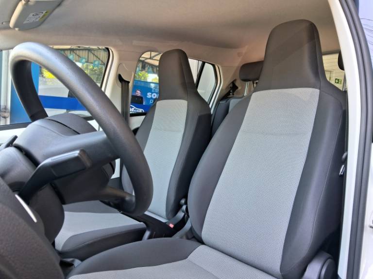 VOLKSWAGEN - UP - 2016/2016 - Branca - R$ 42.900,00