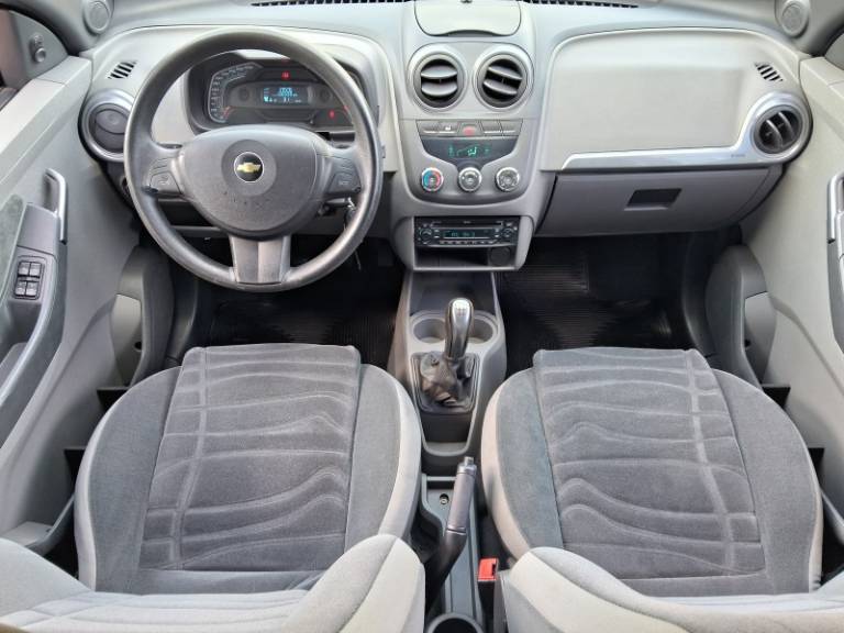 CHEVROLET - AGILE - 2012/2013 - Vermelha - R$ 40.900,00
