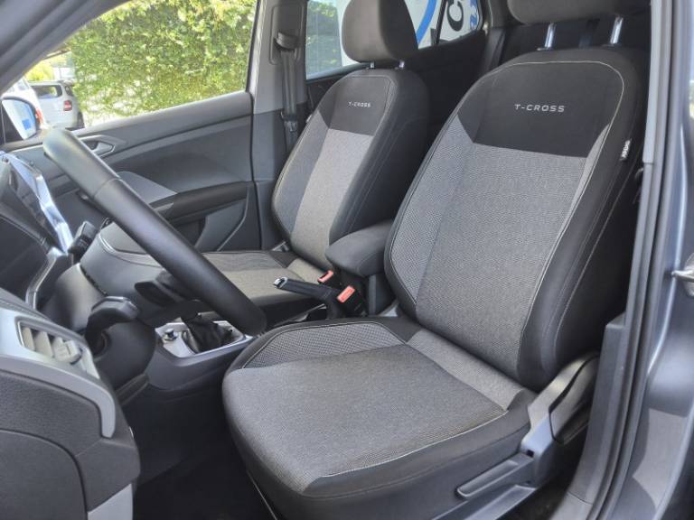 VOLKSWAGEN - T-CROSS - 2024/2025 - Cinza - R$ 129.900,00