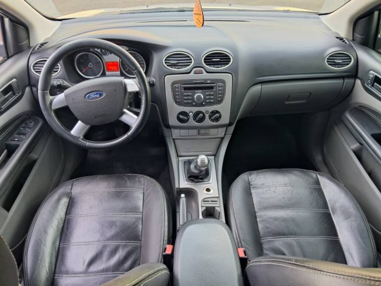 FORD - FOCUS - 2013/2013 - Prata - R$ 46.900,00