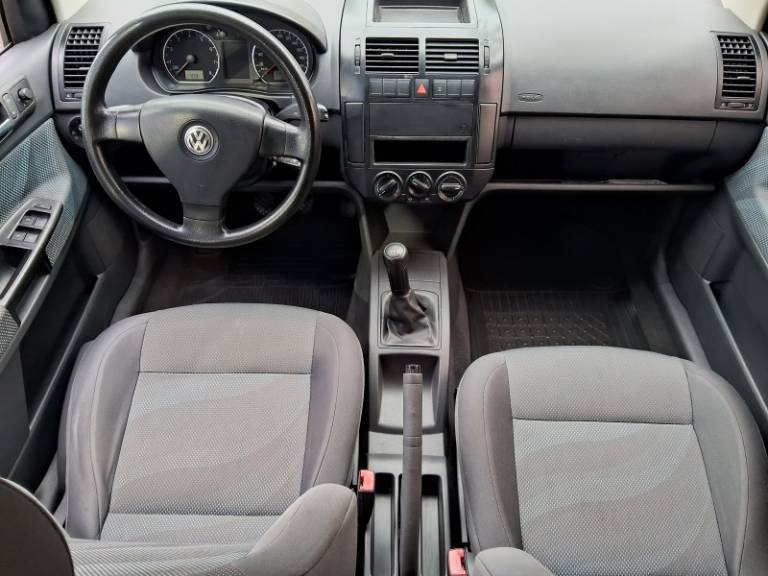 VOLKSWAGEN - POLO - 2009/2010 - Cinza - R$ 35.900,00