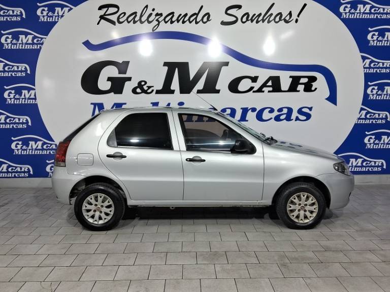 FIAT - PALIO - 2015/2016 - Prata - R$ 32.900,00