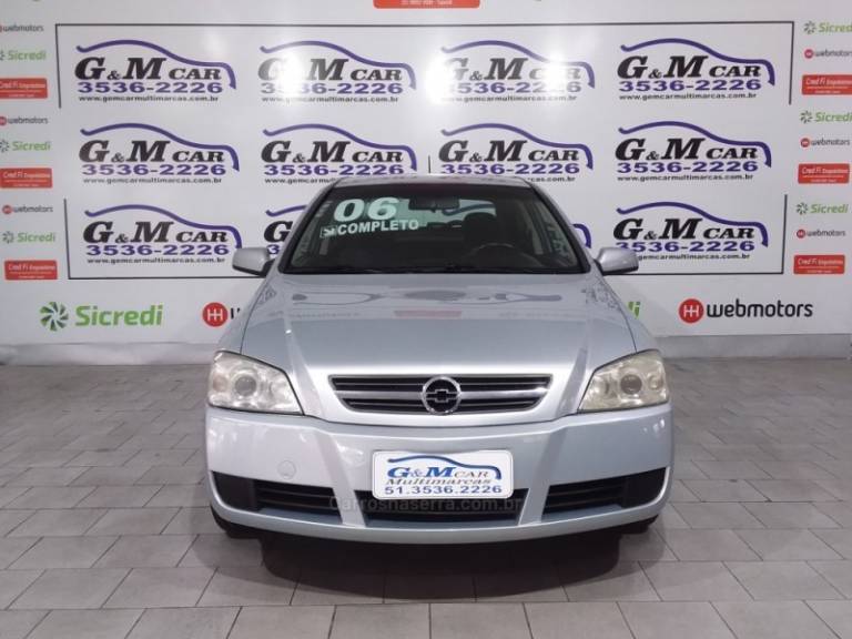 CHEVROLET - ASTRA - 2005/2006 - Prata - R$ 26.900,00