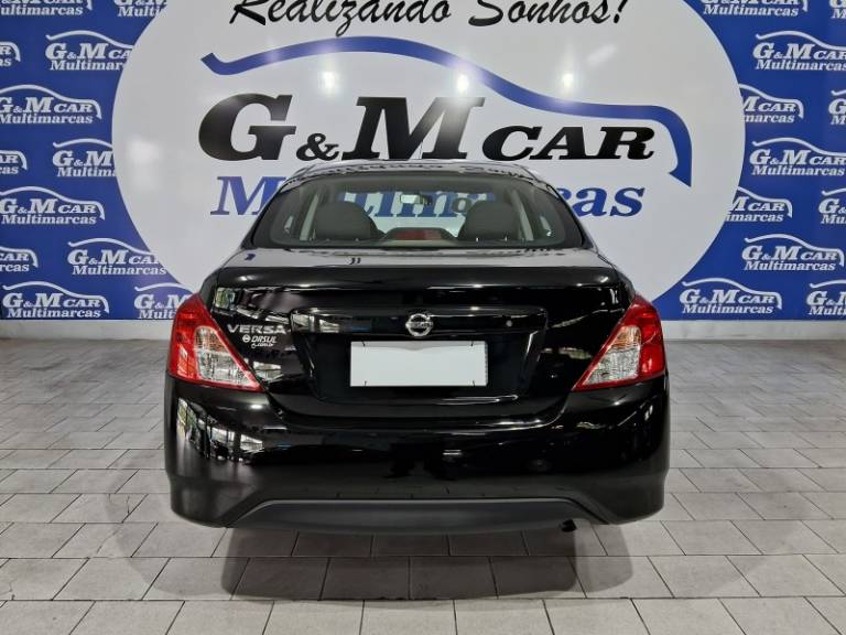 NISSAN - VERSA - 2020/2020 - Preta - R$ 52.900,00