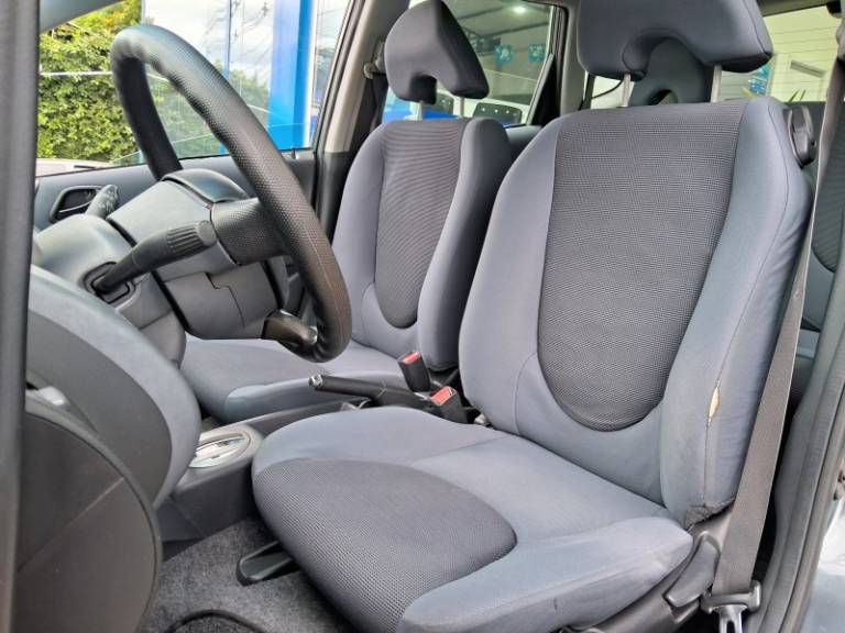 HONDA - FIT - 2005/2005 - Cinza - R$ 32.900,00