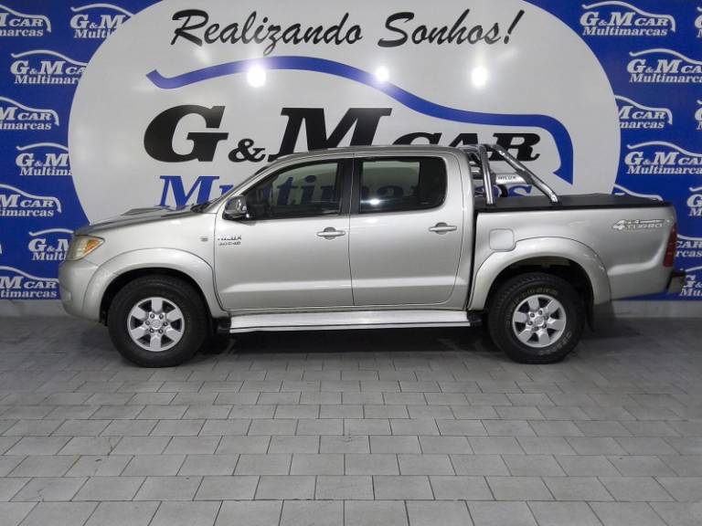 TOYOTA - HILUX - 2005/2006 - Prata - R$ 94.900,00