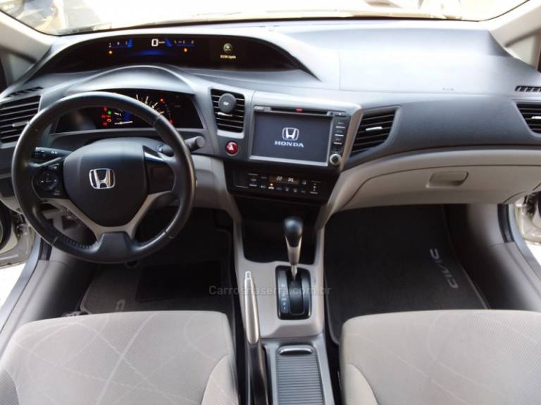 HONDA - CIVIC - 2014/2015 - Prata - R$ 71.900,00