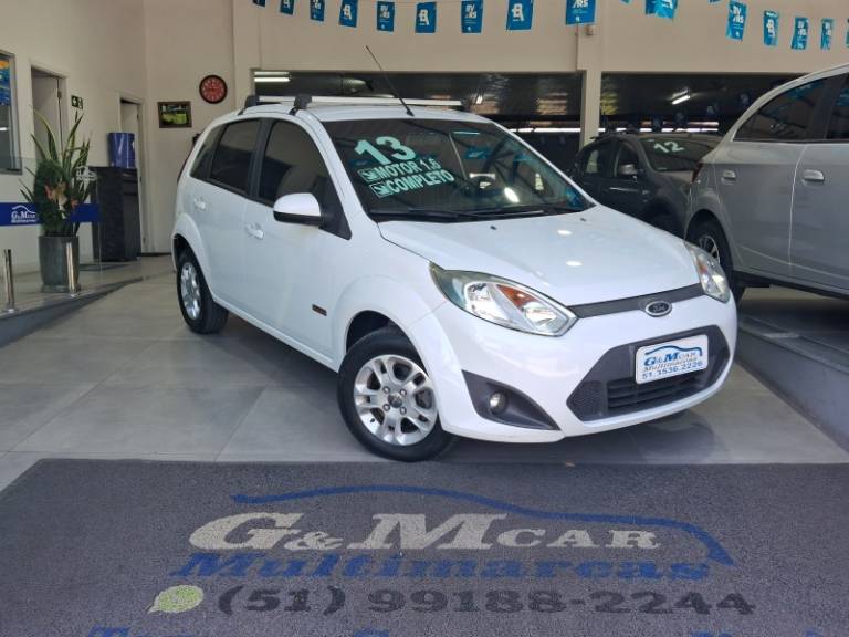 FORD - FIESTA - 2012/2013 - Branca - R$ 35.900,00