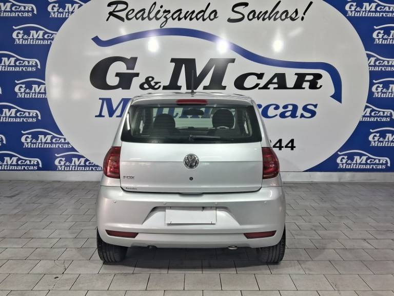 VOLKSWAGEN - FOX - 2010/2011 - Prata - R$ 33.900,00