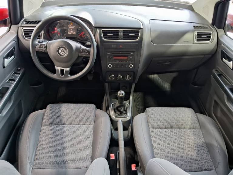 VOLKSWAGEN - FOX - 2013/2013 - Vermelha - R$ 42.900,00