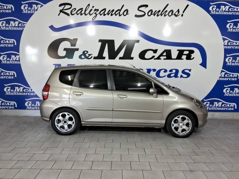 HONDA - FIT - 2005/2006 - Dourada - R$ 28.900,00