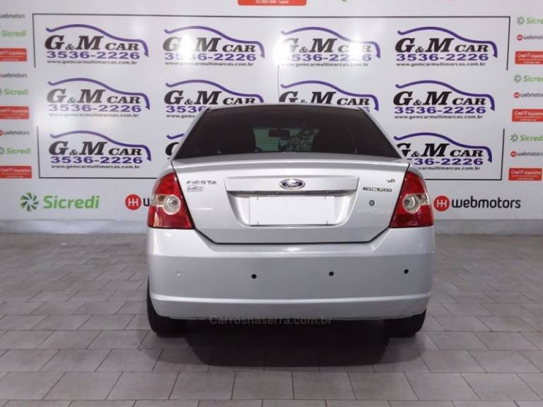 FORD - FIESTA - 2008/2009 - Prata - R$ 25.900,00