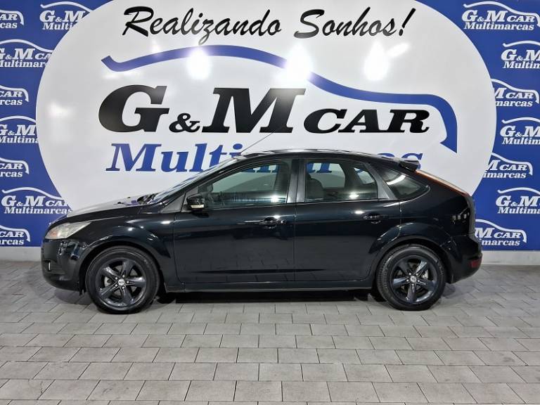 FORD - FOCUS - 2010/2011 - Preta - R$ 38.900,00