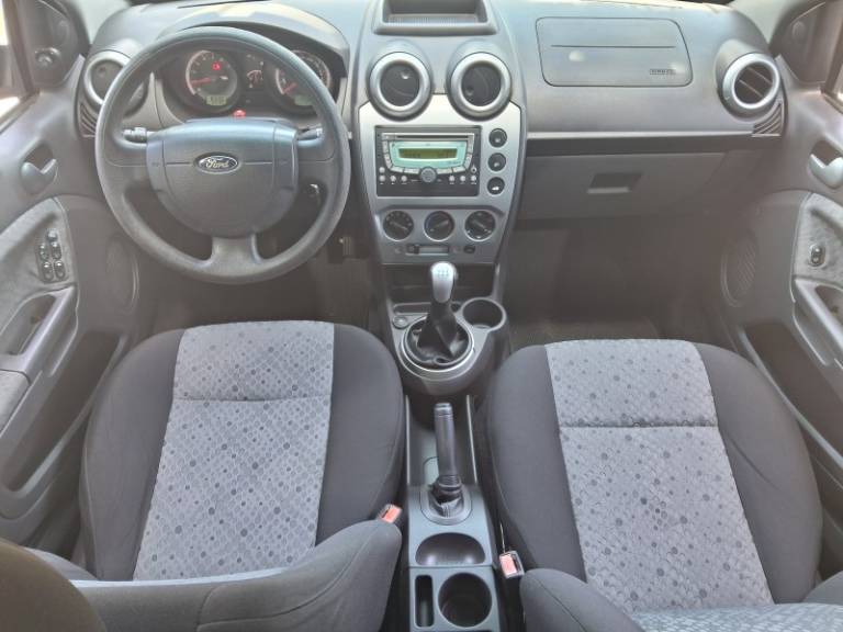FORD - FIESTA - 2012/2013 - Branca - R$ 35.900,00