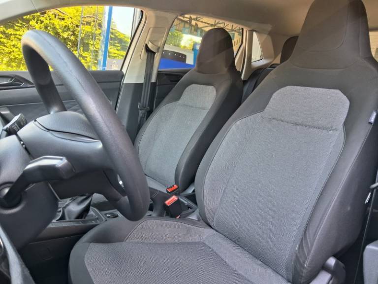 VOLKSWAGEN - POLO - 2023/2023 - Branca - R$ 75.400,00