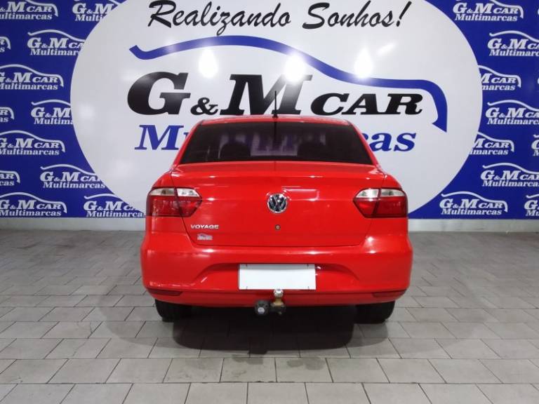 VOLKSWAGEN - VOYAGE - 2013/2014 - Vermelha - R$ 39.900,00