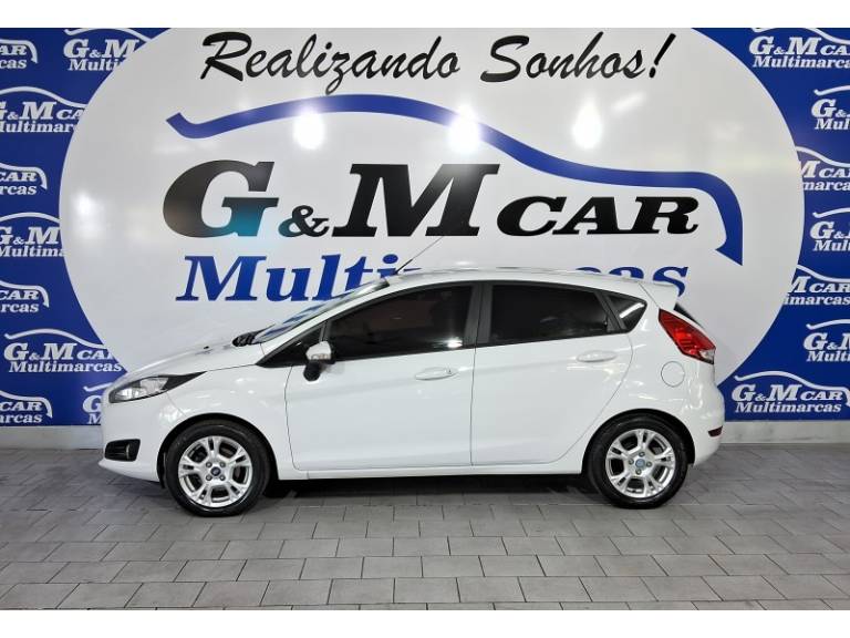 FORD - FIESTA - 2016/2017 - Branca - R$ 54.900,00