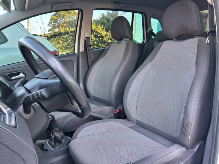 VOLKSWAGEN - SPACEFOX - 2010/2011 - Branca - R$ 40.900,00