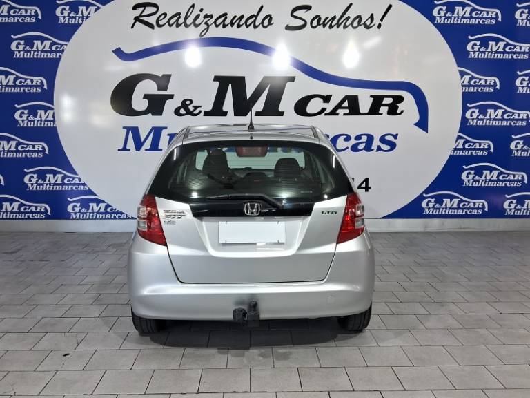 HONDA - FIT - 2010/2011 - Prata - R$ 43.900,00