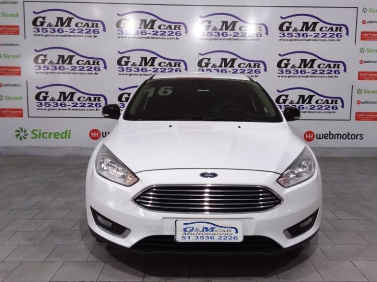 FORD - FOCUS - 2015/2016 - Branca - R$ 62.900,00