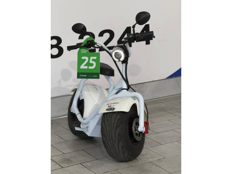 TUI - 1000W - 2025/2025 - Branca - R$ 7.800,00