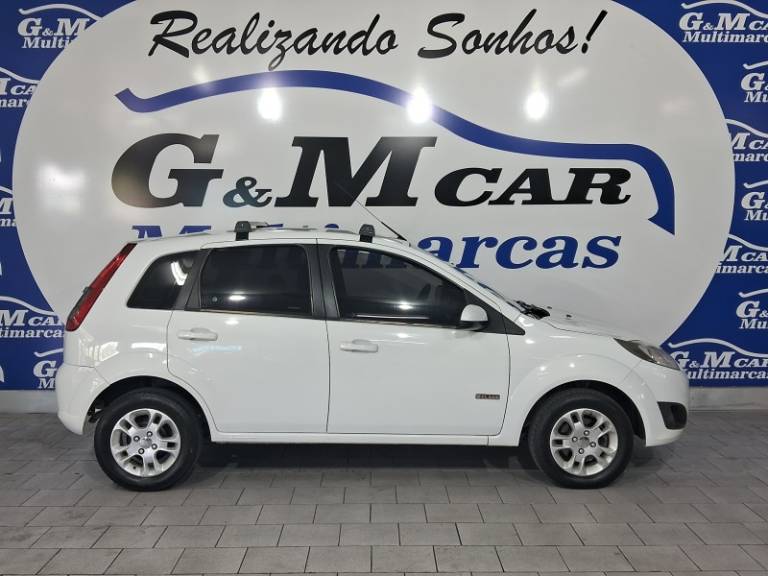 FORD - FIESTA - 2012/2013 - Branca - R$ 35.900,00