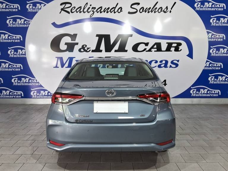 TOYOTA - COROLLA - 2021/2022 - Cinza - R$ 127.900,00